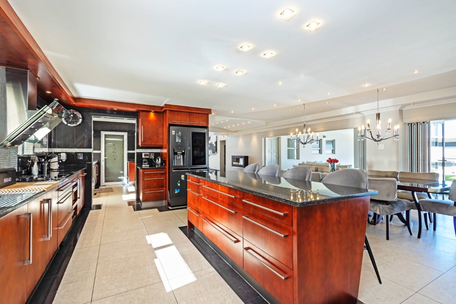 6 Bedroom Property for Sale in Baronetcy Estate Western Cape